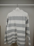 grau weißer Sweater